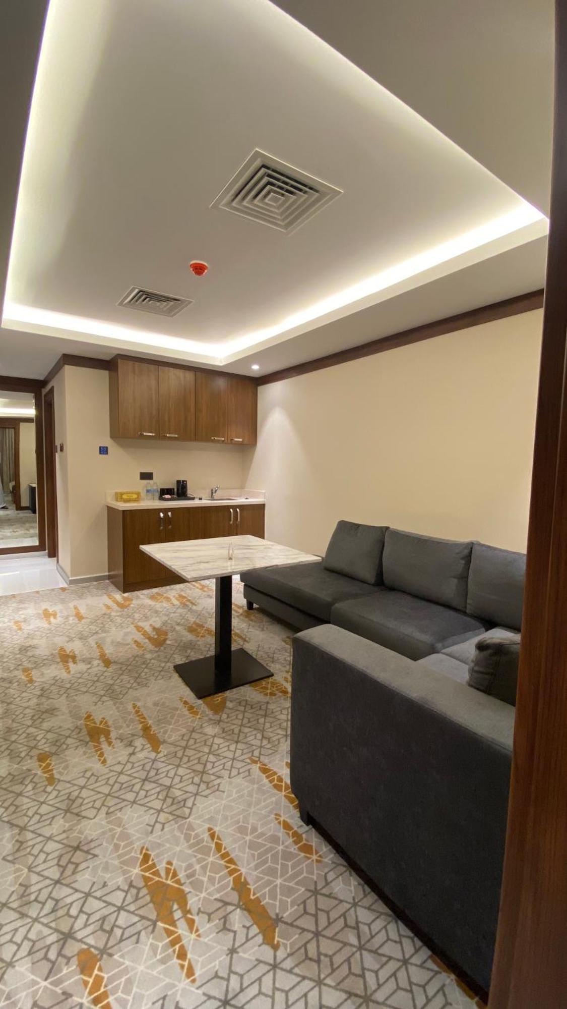 Royal Vista Hotel ‘Ibrī Buitenkant foto