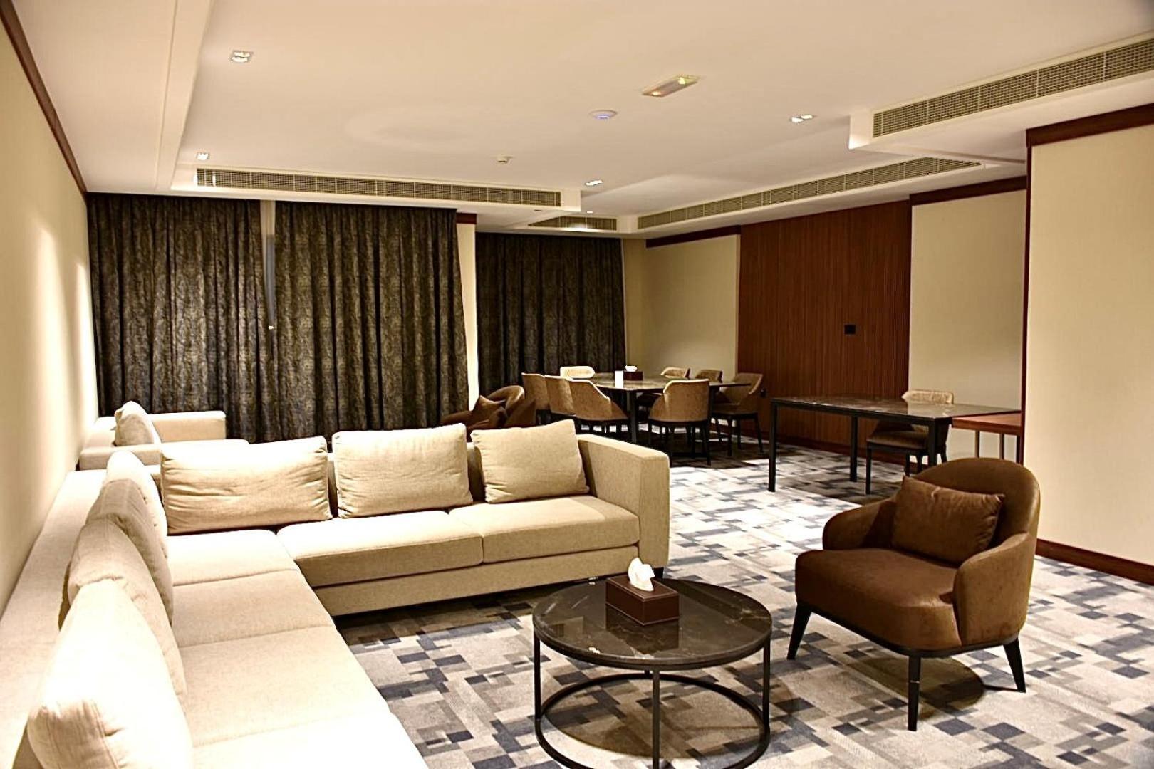 Royal Vista Hotel ‘Ibrī Buitenkant foto