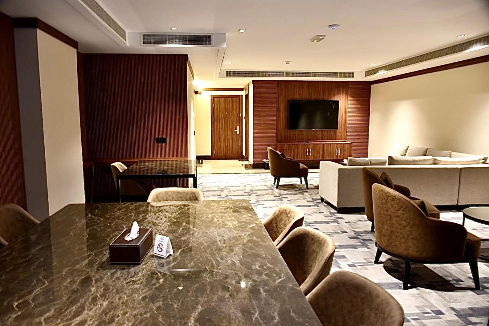 Royal Vista Hotel ‘Ibrī Buitenkant foto