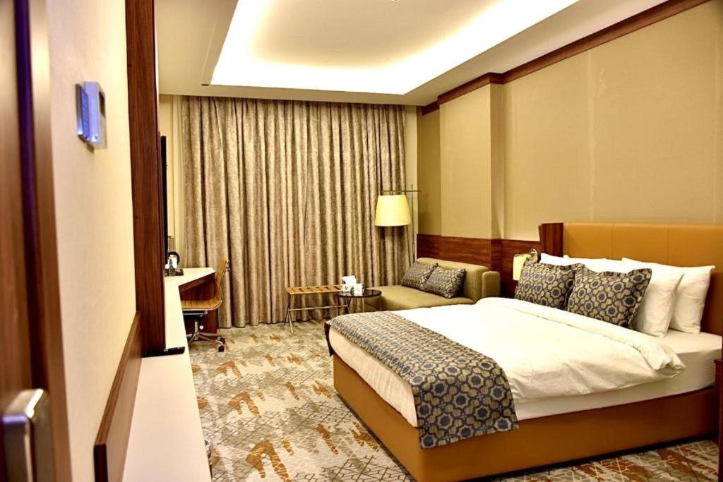 Royal Vista Hotel ‘Ibrī Buitenkant foto